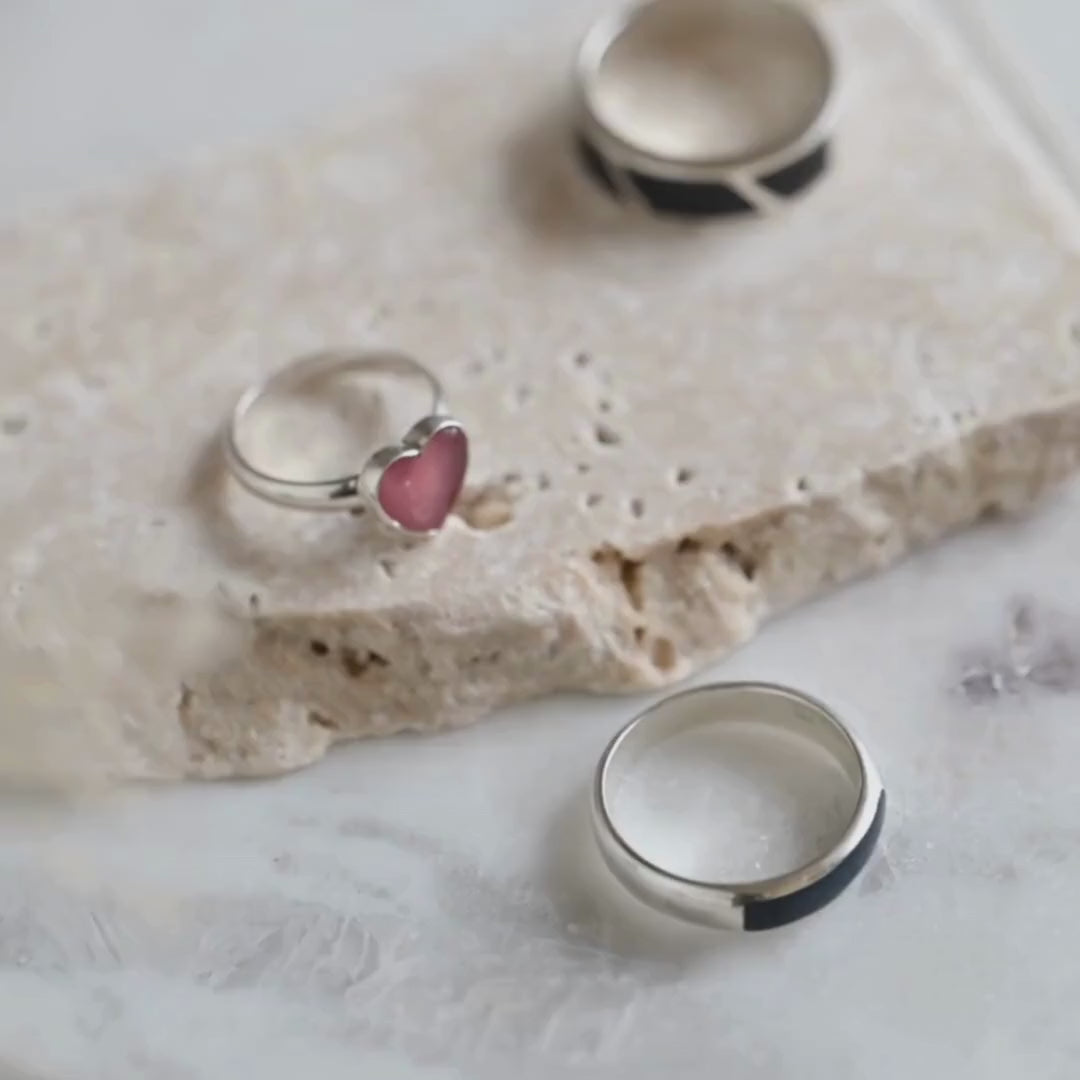 Video showcasing Thicket Memorials' handcrafted cremation jewellery made with ashes, fur, or hair – rings, necklaces, and memorial keepsakes in sterling silver