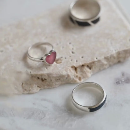Video showcasing Thicket Memorials' handcrafted cremation jewellery made with ashes, fur, or hair – rings, necklaces, and memorial keepsakes in sterling silver